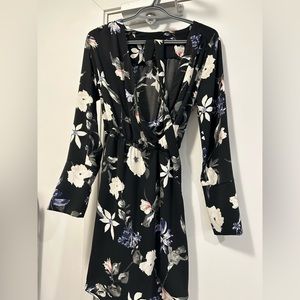 Floral print long sleeve dress mint condition.